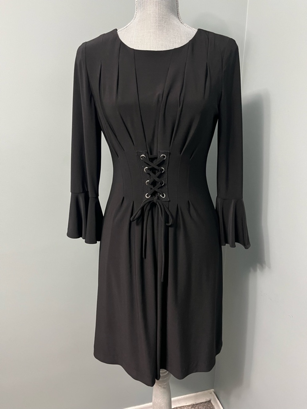 TAHARI ARTHUR S. LEVINE faux corset dress women’s size 4 witchy whimsigoth